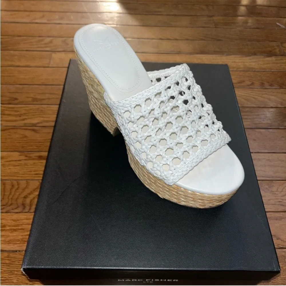 Marc Fisher LTD Hollis Platform Wedge Sandals Ivory & Tan Women’s Size 10